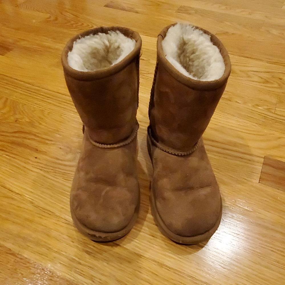 Ugg Classic Short Girls Chestnut Boots 12 Toddler